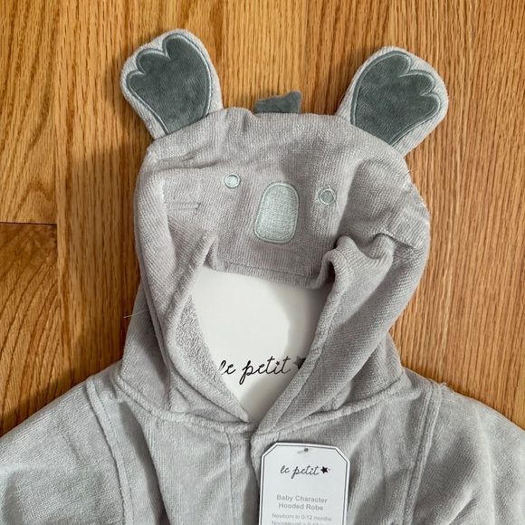 Le Petit Baby Robe W/Koala Hood Detail - Picture 2 of 7